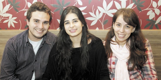 Paulo Veloso, Bruna Amaral e Tuane Stevao no Feng Sushi